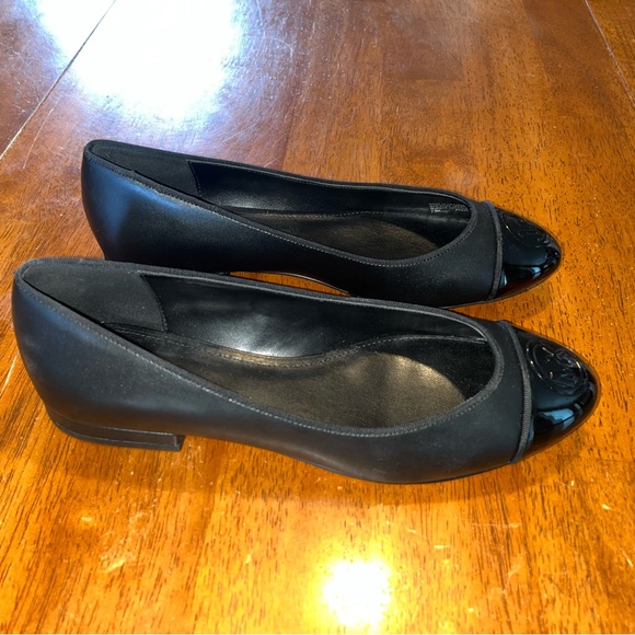 Micheal Kors Black Flats - Picture 2 of 6